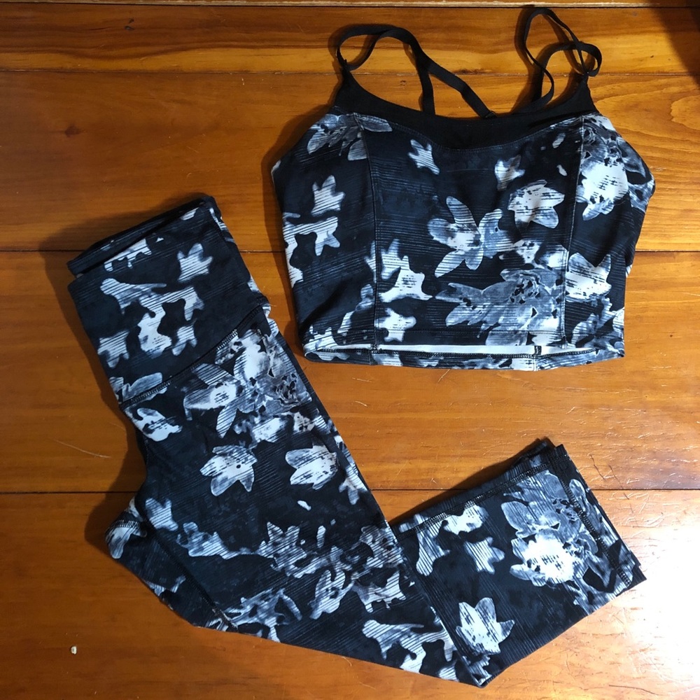 *hold* Old Navy Active Sports bra and crop legging